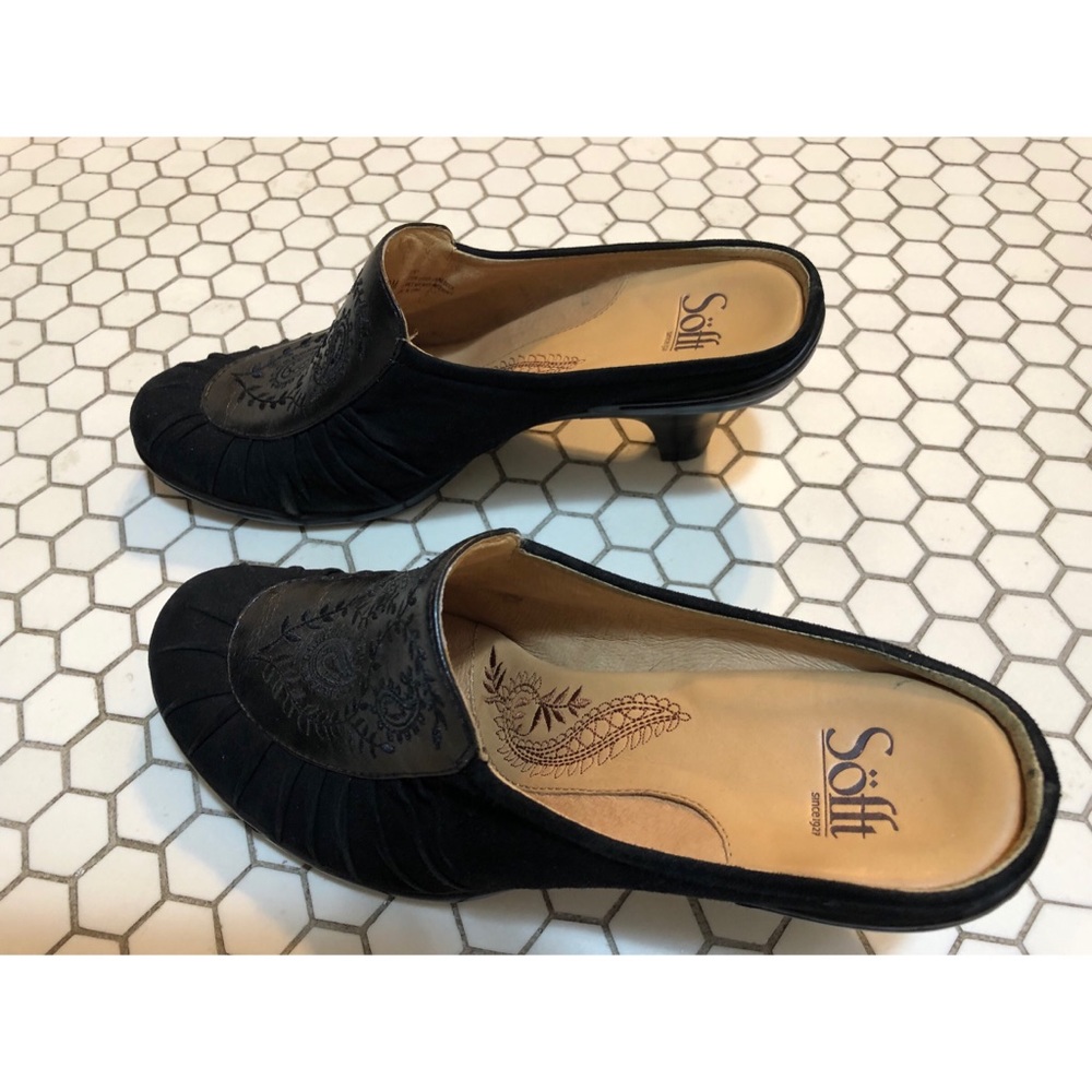 Size 9 Sofft black mules